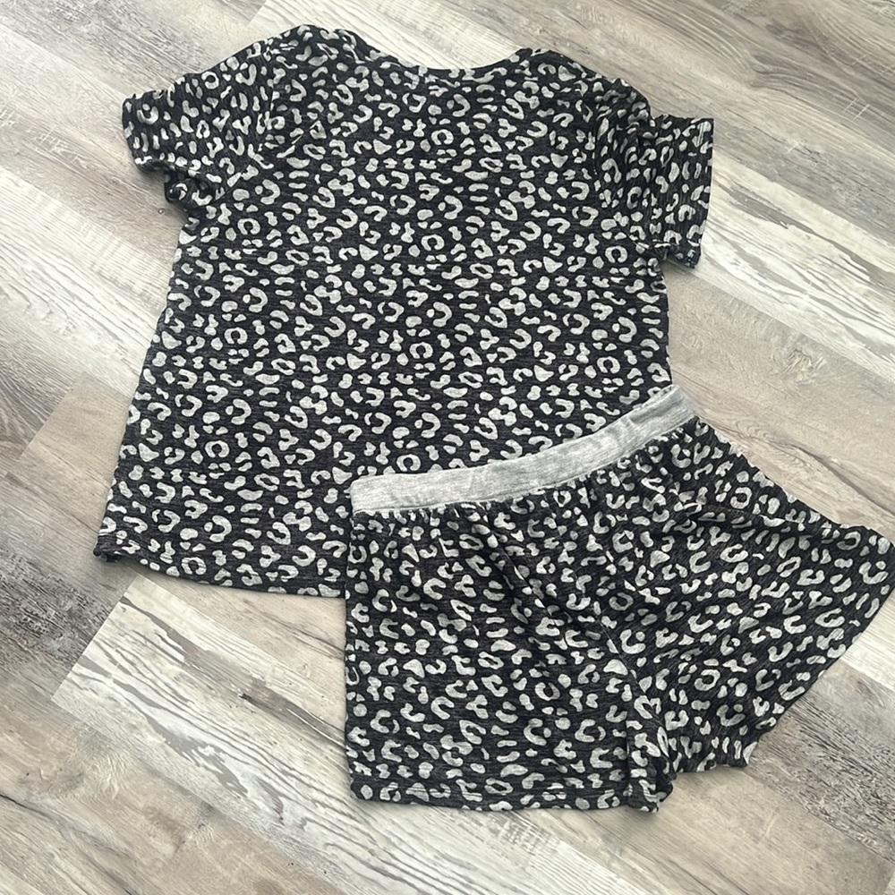 Rene Rofe Sleepwear Grey Leopard Super Soft Pajamas size L - Picture 5 of 6